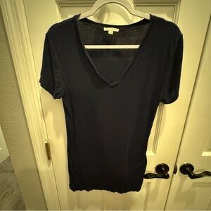 Zenana Outfitters Navy Blue V-Neck Tee‎ - Size L